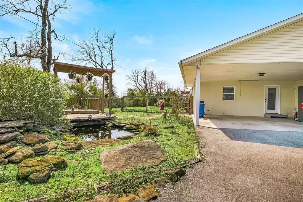 2783 Old Whitley Road London KY 40744