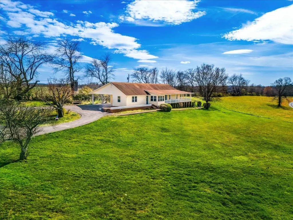 2783 Old Whitley Road London KY 40744