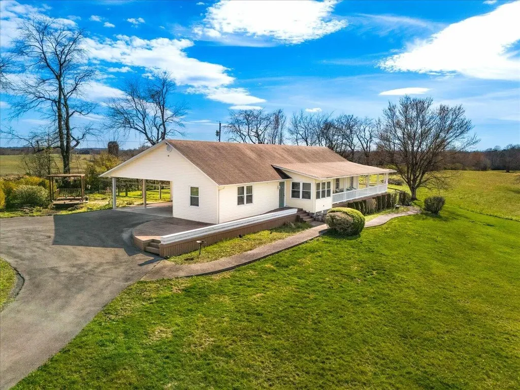 2783 Old Whitley Road London KY 40744
