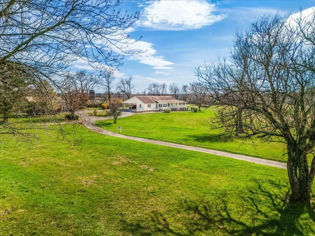 2783 Old Whitley Road London KY 40744