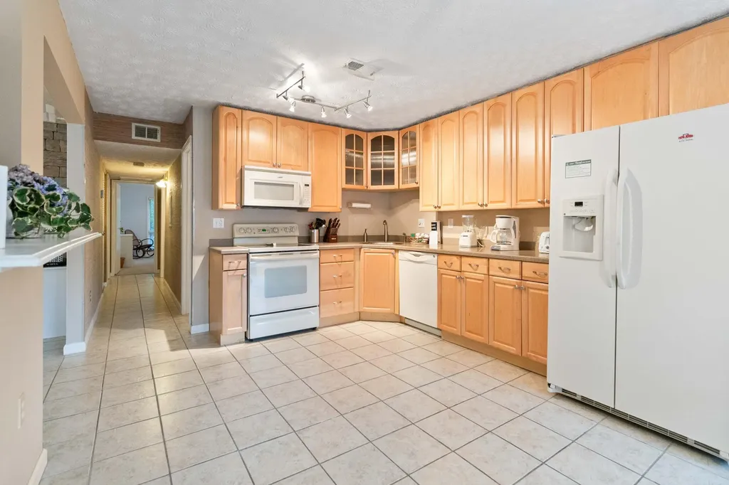 77-3 Woodson Bend Resort Bronston KY 42518