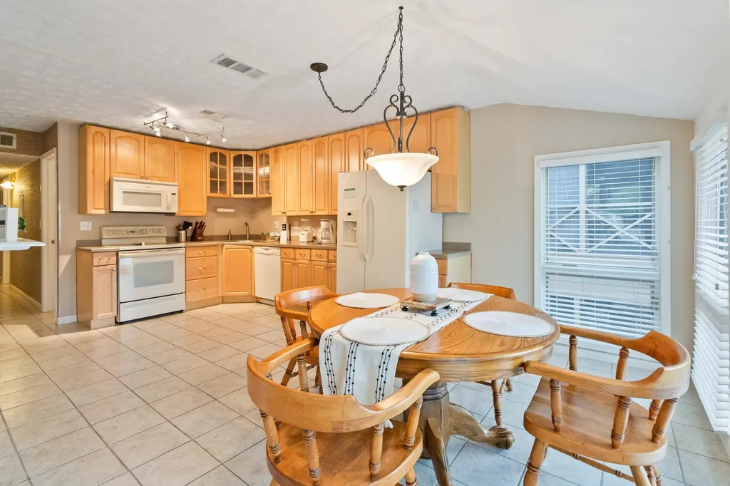 77-3 Woodson Bend Resort Bronston KY 42518