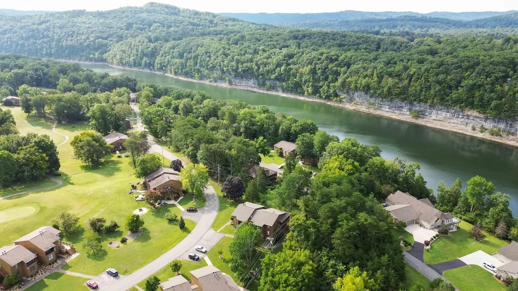 77-3 Woodson Bend Resort Bronston KY 42518