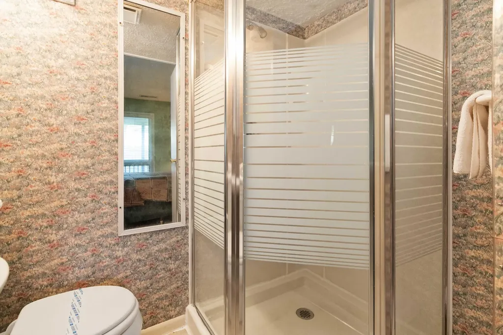 77-3 Woodson Bend Resort Bronston KY 42518