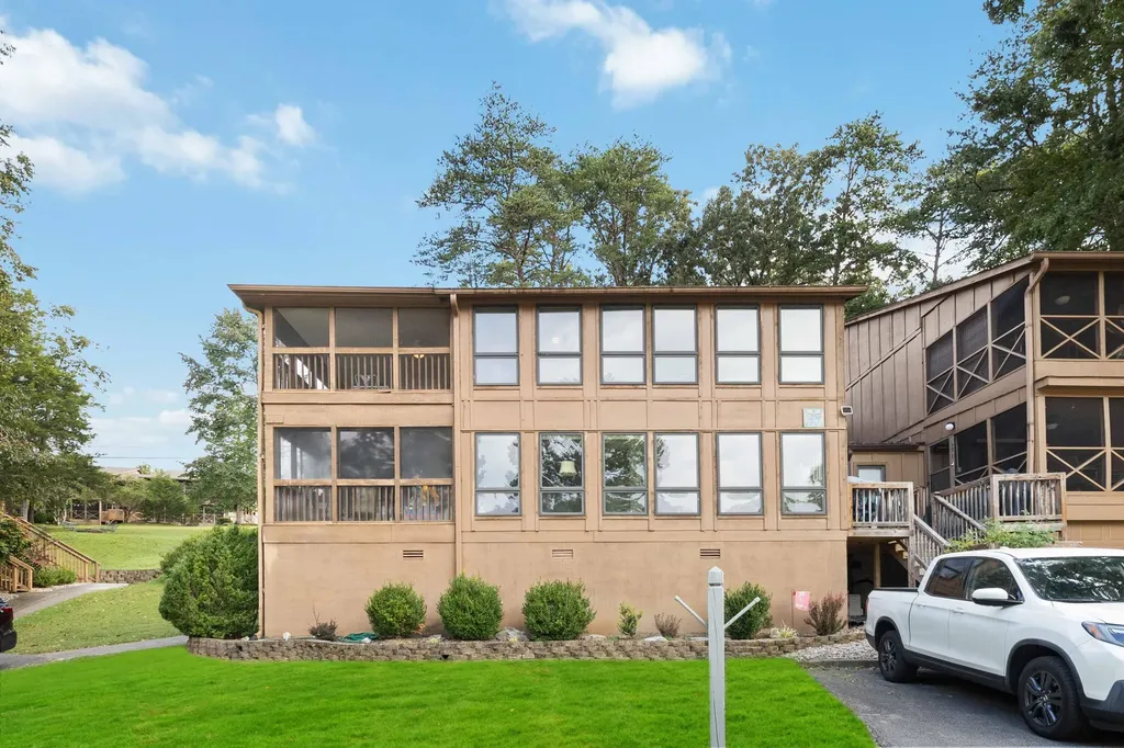 77-3 Woodson Bend Resort Bronston KY 42518