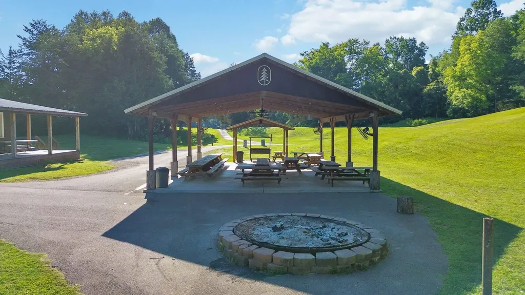 77-3 Woodson Bend Resort Bronston KY 42518