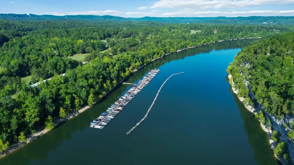 77-3 Woodson Bend Resort Bronston KY 42518
