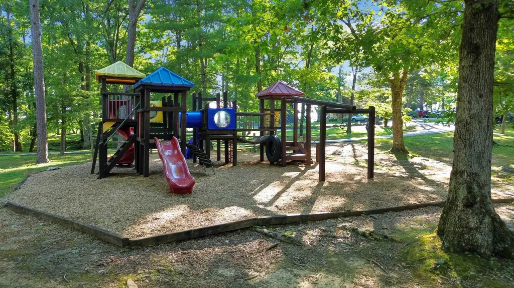 77-3 Woodson Bend Resort Bronston KY 42518