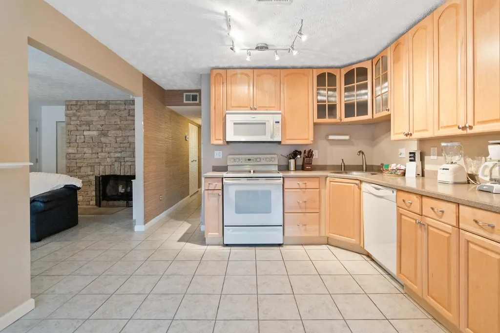77-3 Woodson Bend Resort Bronston KY 42518