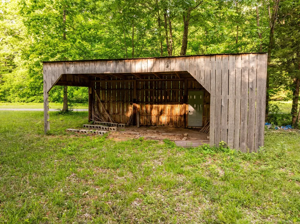 815 Jr Phipps Road Monticello KY 42633