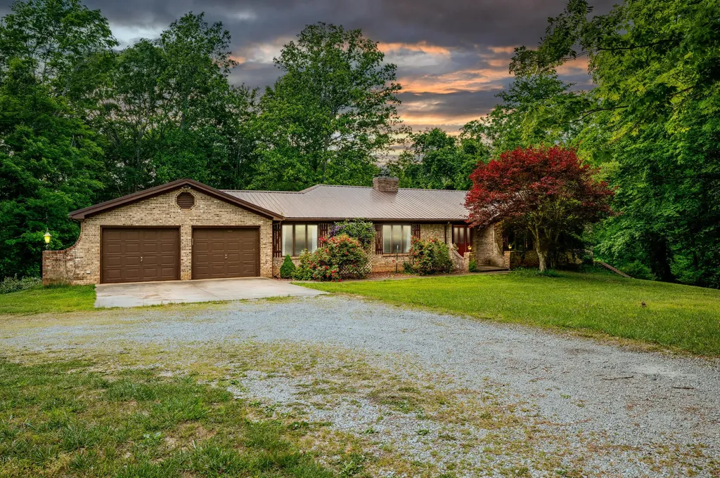 815 Jr Phipps Road Monticello KY 42633