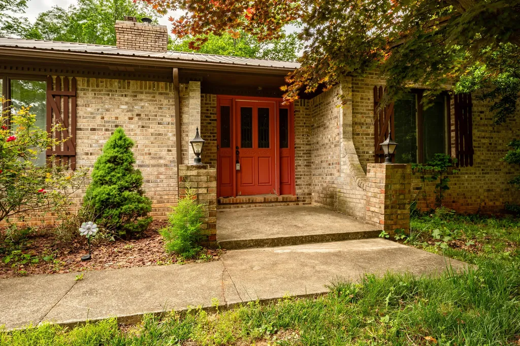 815 Jr Phipps Road Monticello KY 42633