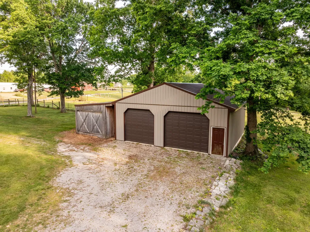 815 Jr Phipps Road Monticello KY 42633
