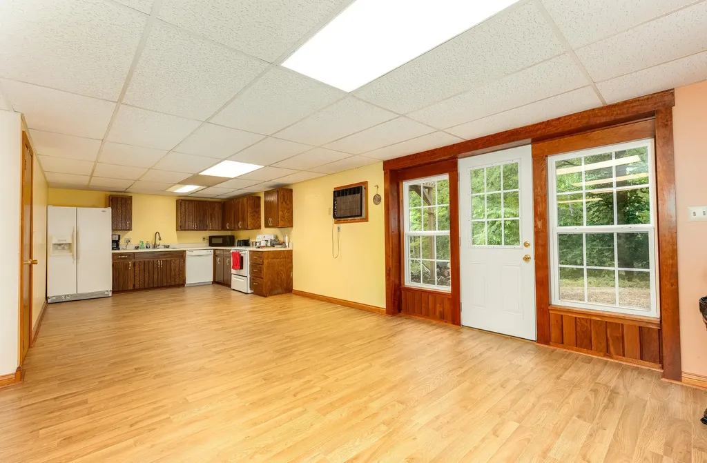 815 Jr Phipps Road Monticello KY 42633