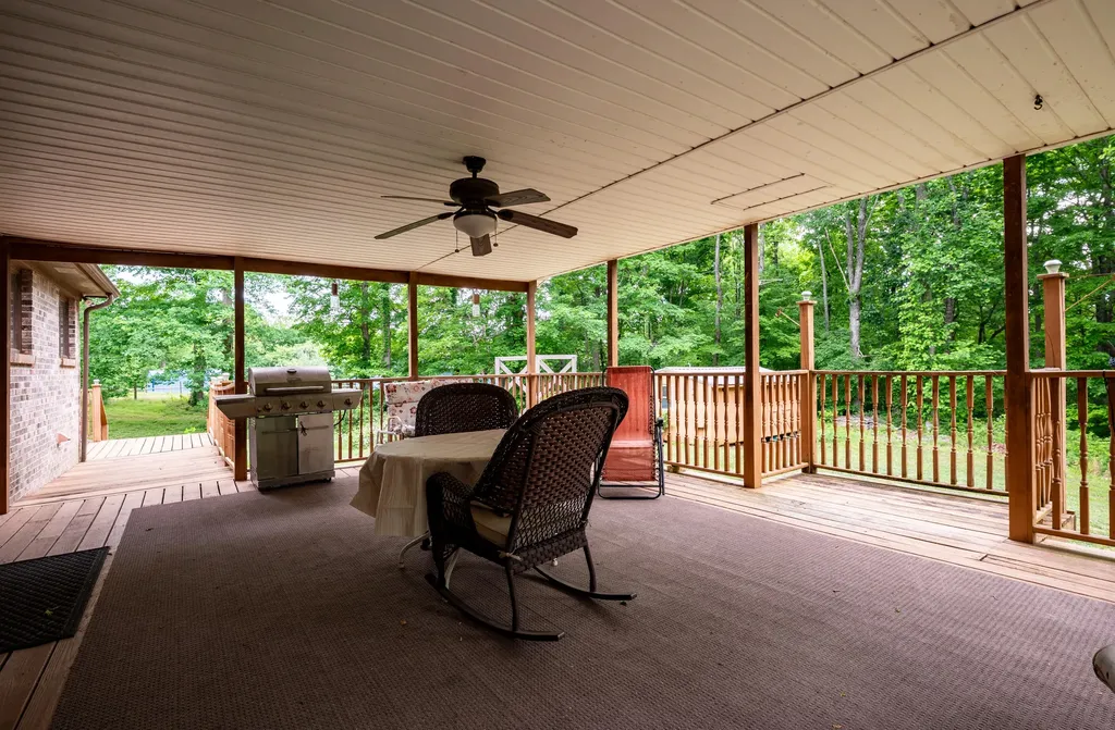 815 Jr Phipps Road Monticello KY 42633