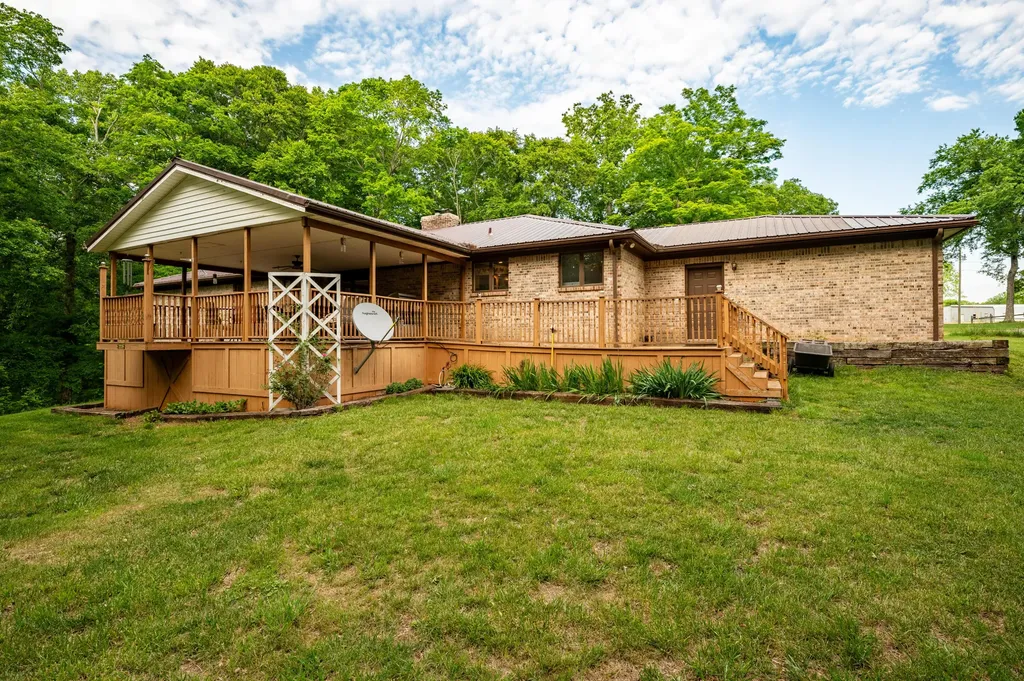 815 Jr Phipps Road Monticello KY 42633