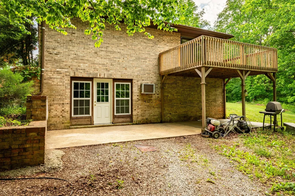 815 Jr Phipps Road Monticello KY 42633