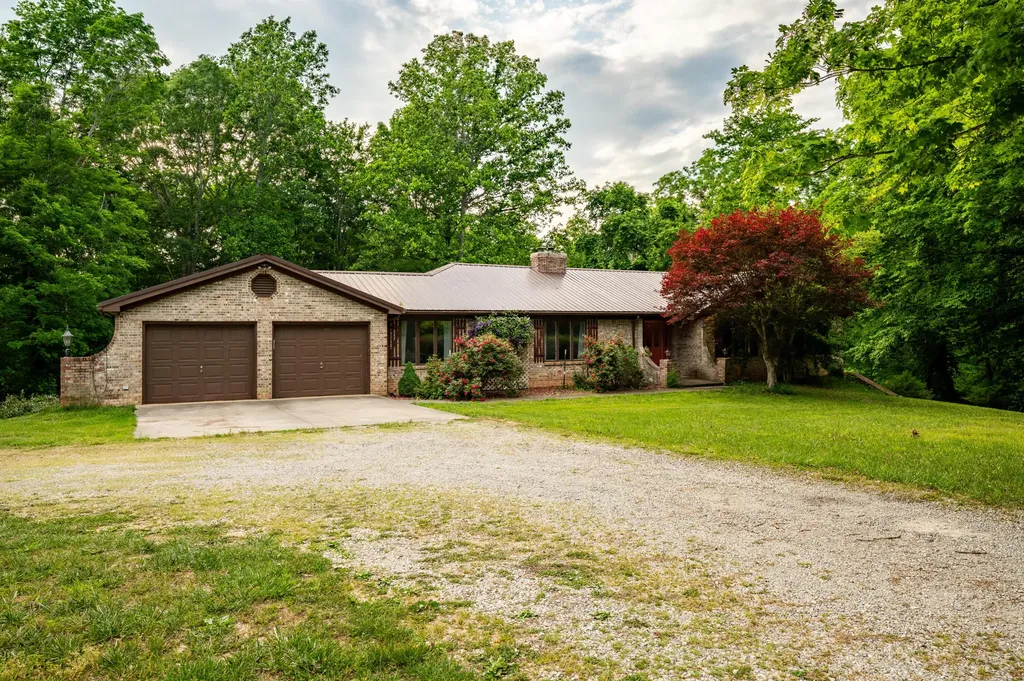 815 Jr Phipps Road Monticello KY 42633