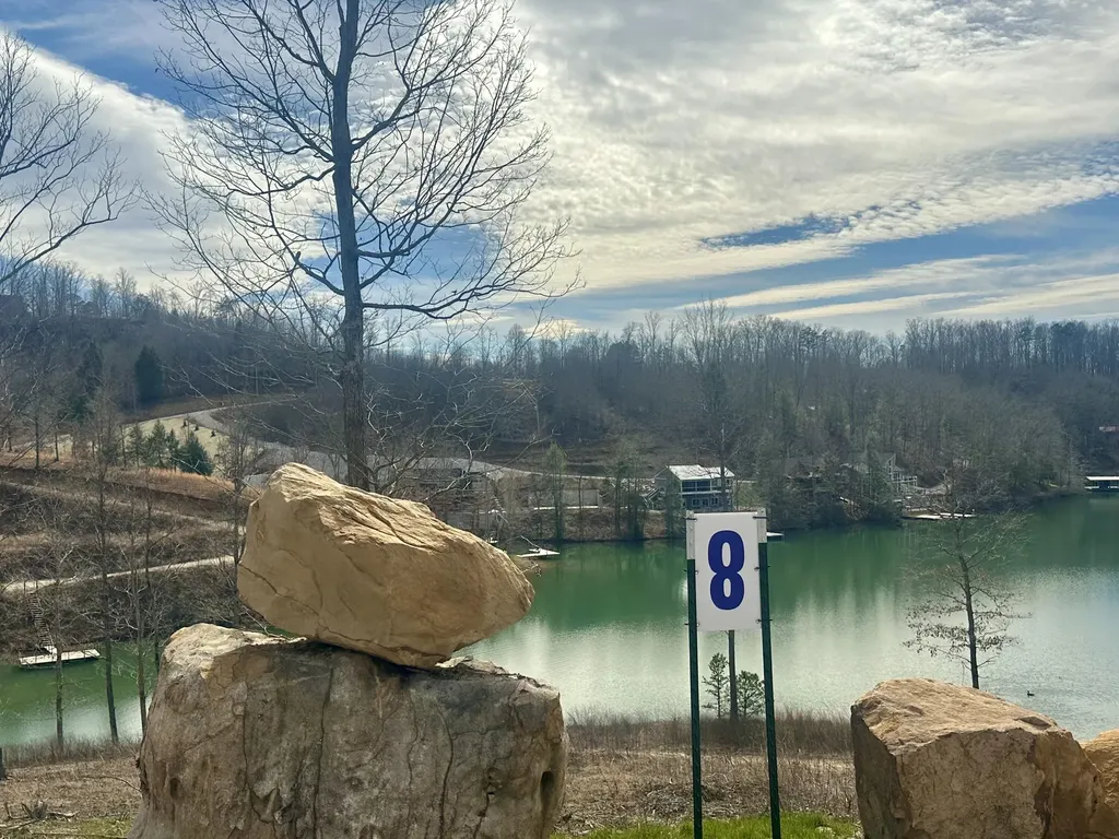 Lot 8 Sleepy Hollow Road East Bernstadt KY 40729