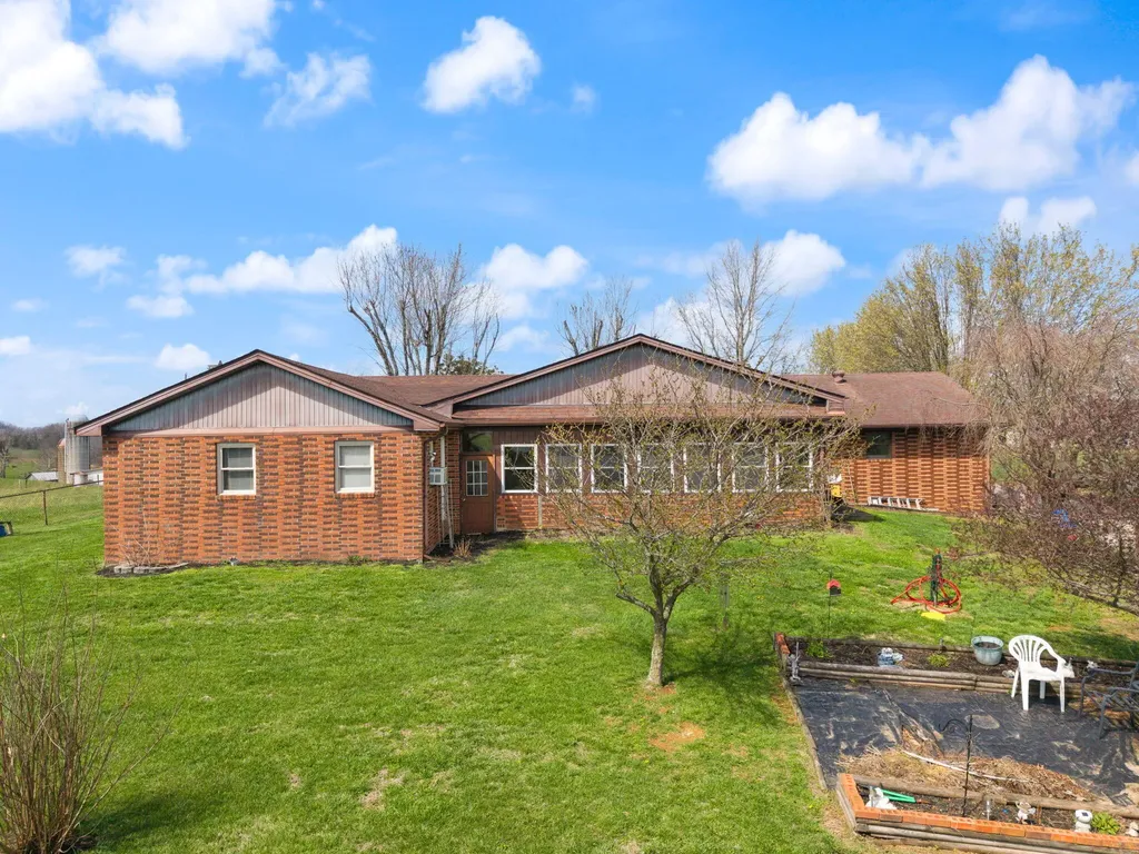1661 Valley Oak-welborn Road Somerset KY 42503