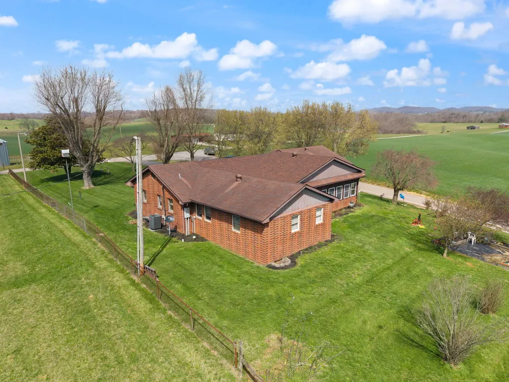 1661 Valley Oak-welborn Road Somerset KY 42503