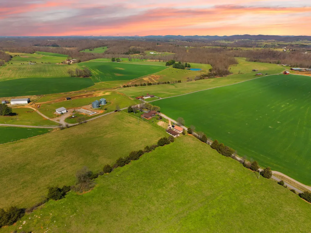 1661 Valley Oak-welborn Road Somerset KY 42503