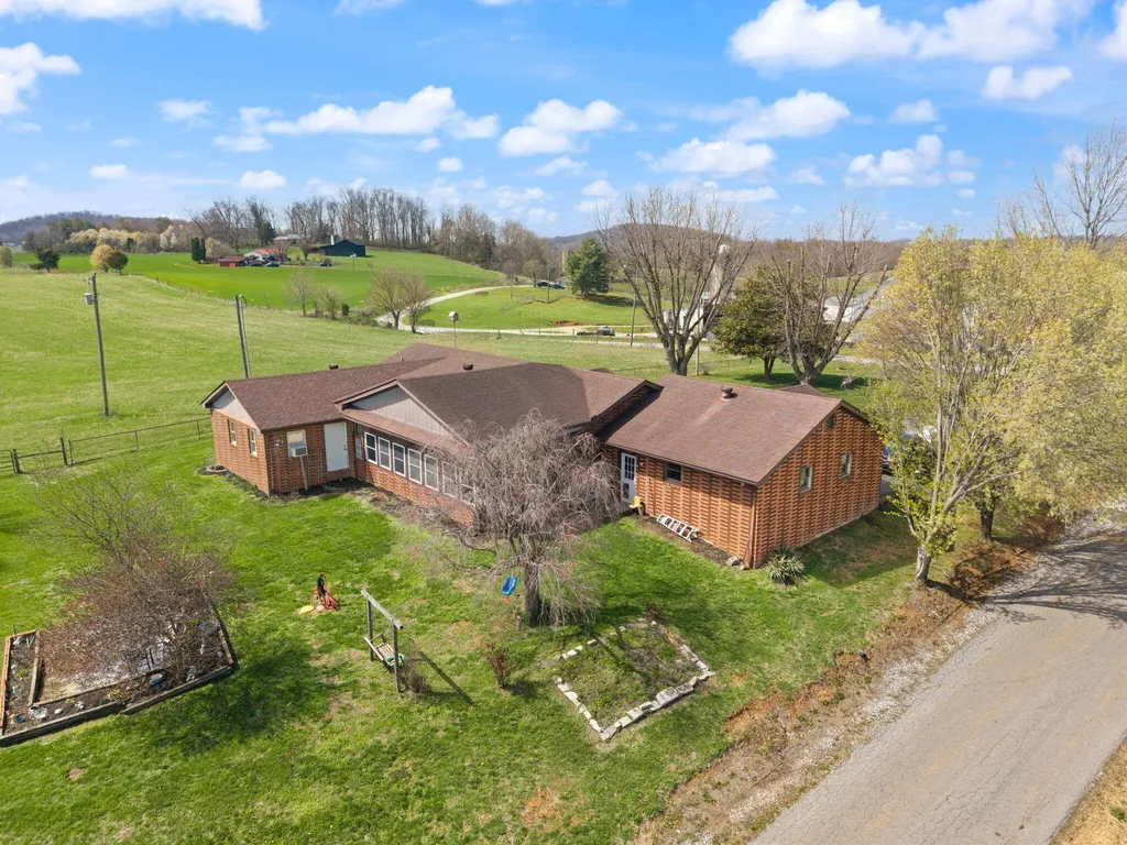 1661 Valley Oak-welborn Road Somerset KY 42503