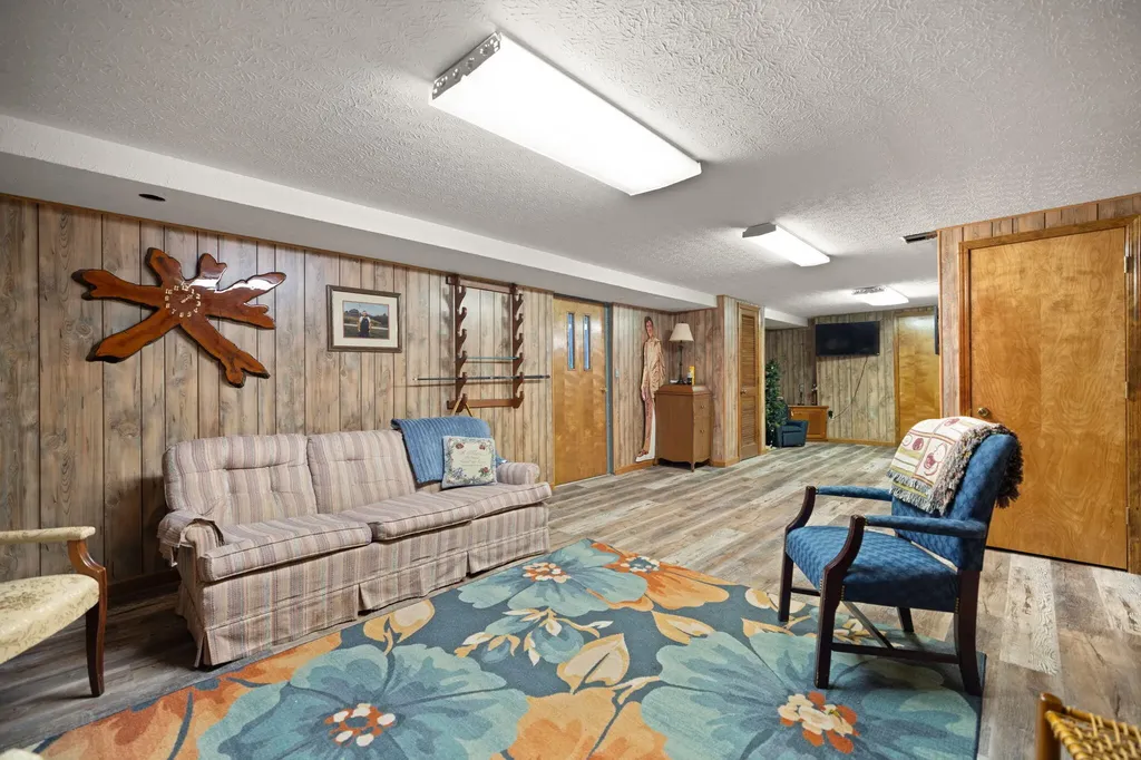 1661 Valley Oak-welborn Road Somerset KY 42503
