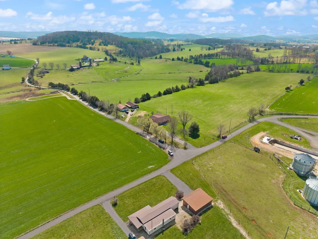 1661 Valley Oak-welborn Road Somerset KY 42503
