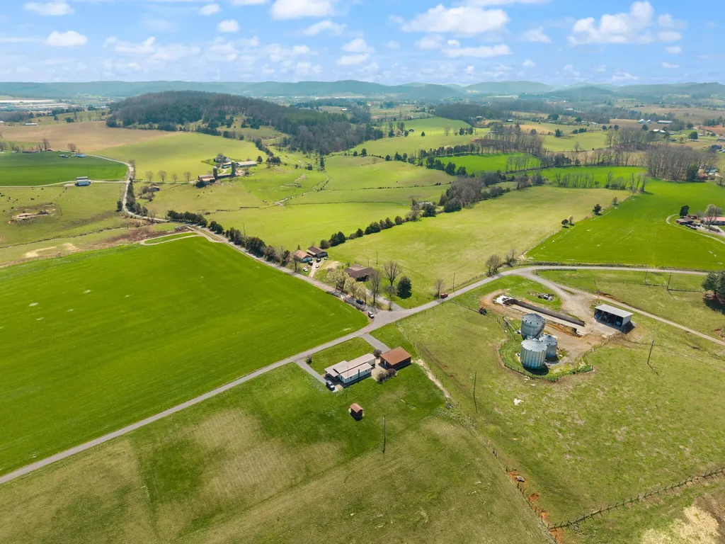 1661 Valley Oak-welborn Road Somerset KY 42503