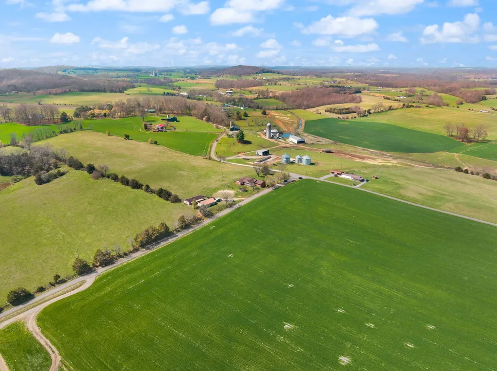 1661 Valley Oak-welborn Road Somerset KY 42503