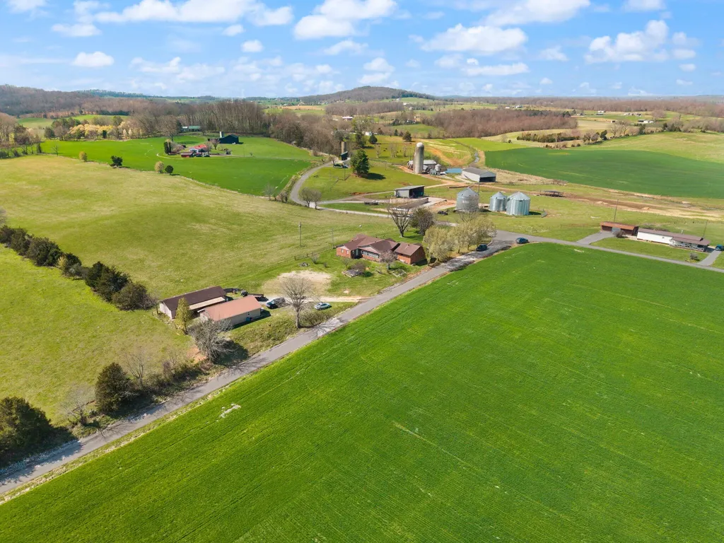 1661 Valley Oak-welborn Road Somerset KY 42503