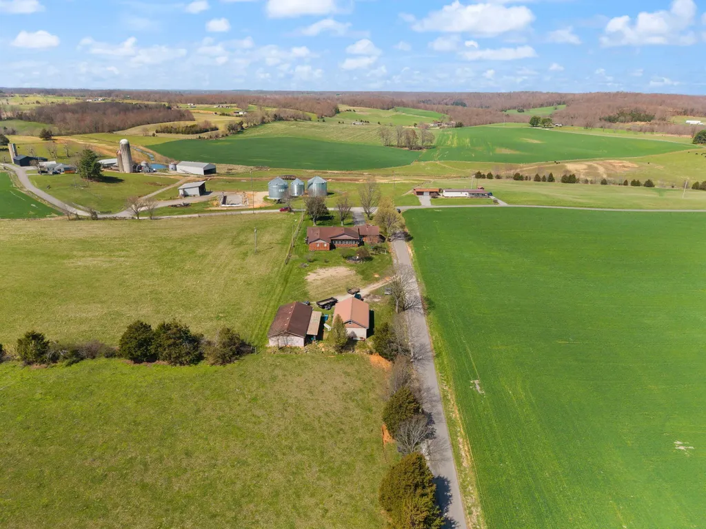 1661 Valley Oak-welborn Road Somerset KY 42503