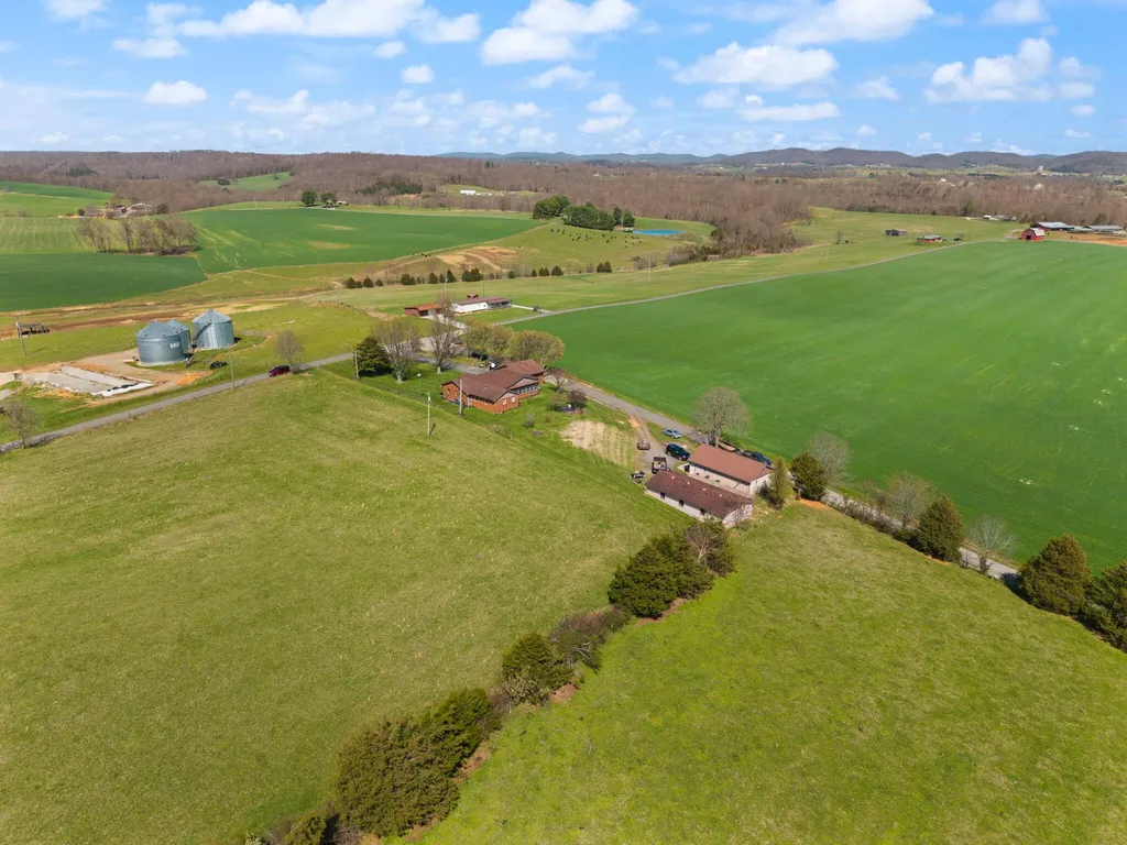 1661 Valley Oak-welborn Road Somerset KY 42503
