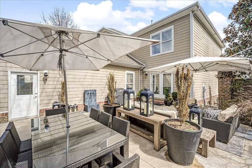 1997 General Warfield Way Lexington KY 40505