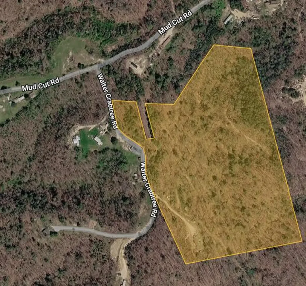 151 Walter Crabtree Road Pine Knot KY 42635