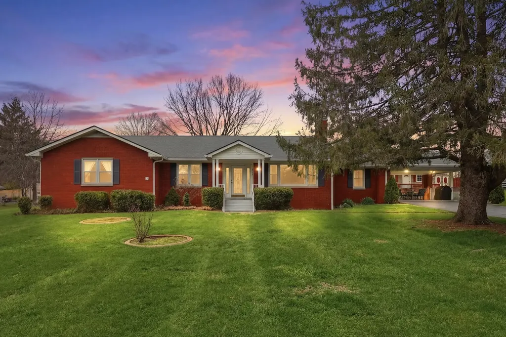 508 S Main Street Versailles KY 40383