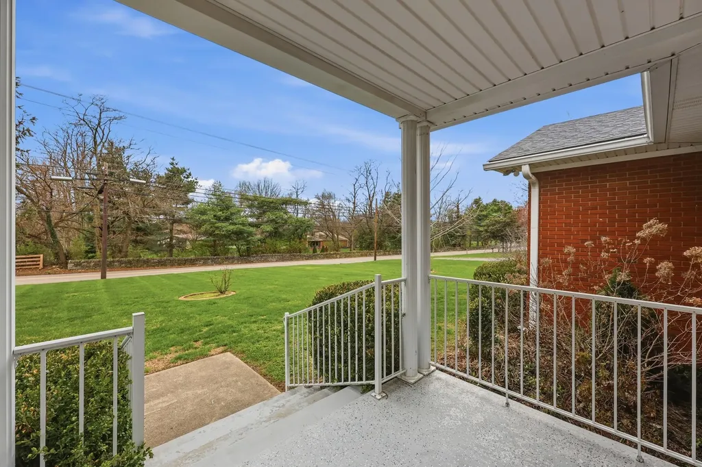508 S Main Street Versailles KY 40383