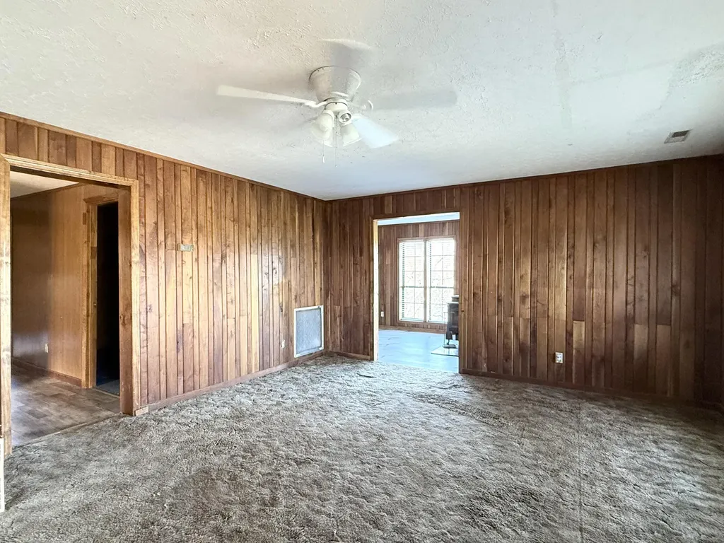 656 Thompson Road Monticello KY 42633