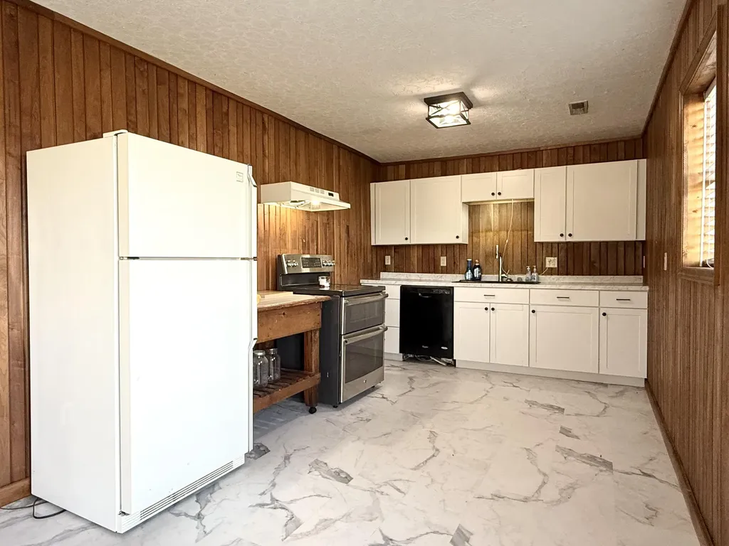 656 Thompson Road Monticello KY 42633
