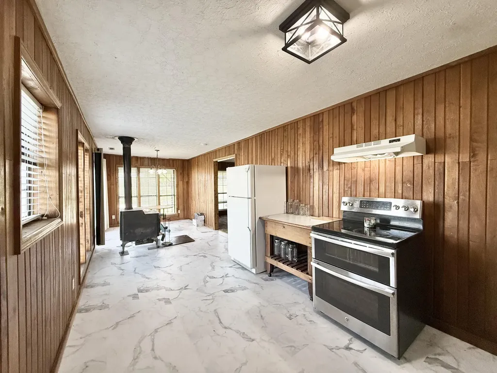 656 Thompson Road Monticello KY 42633