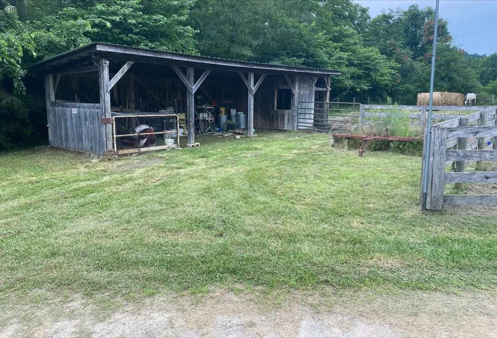 422 Kirk Lane Tollesboro KY 41189
