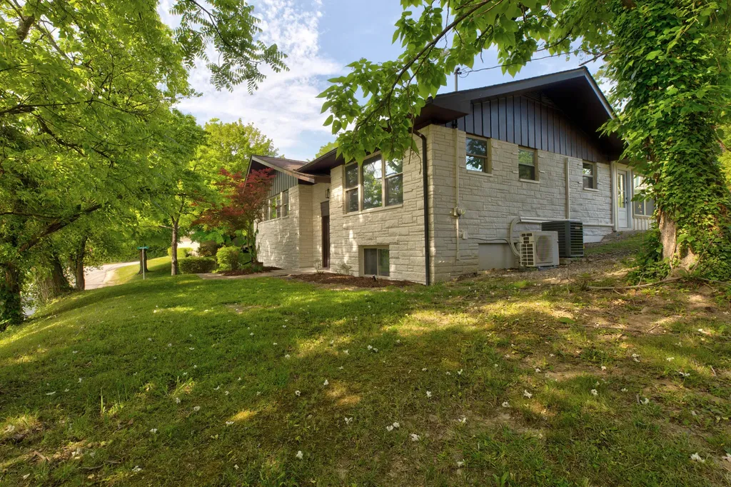 609 Crestview Lane Morehead KY 40351