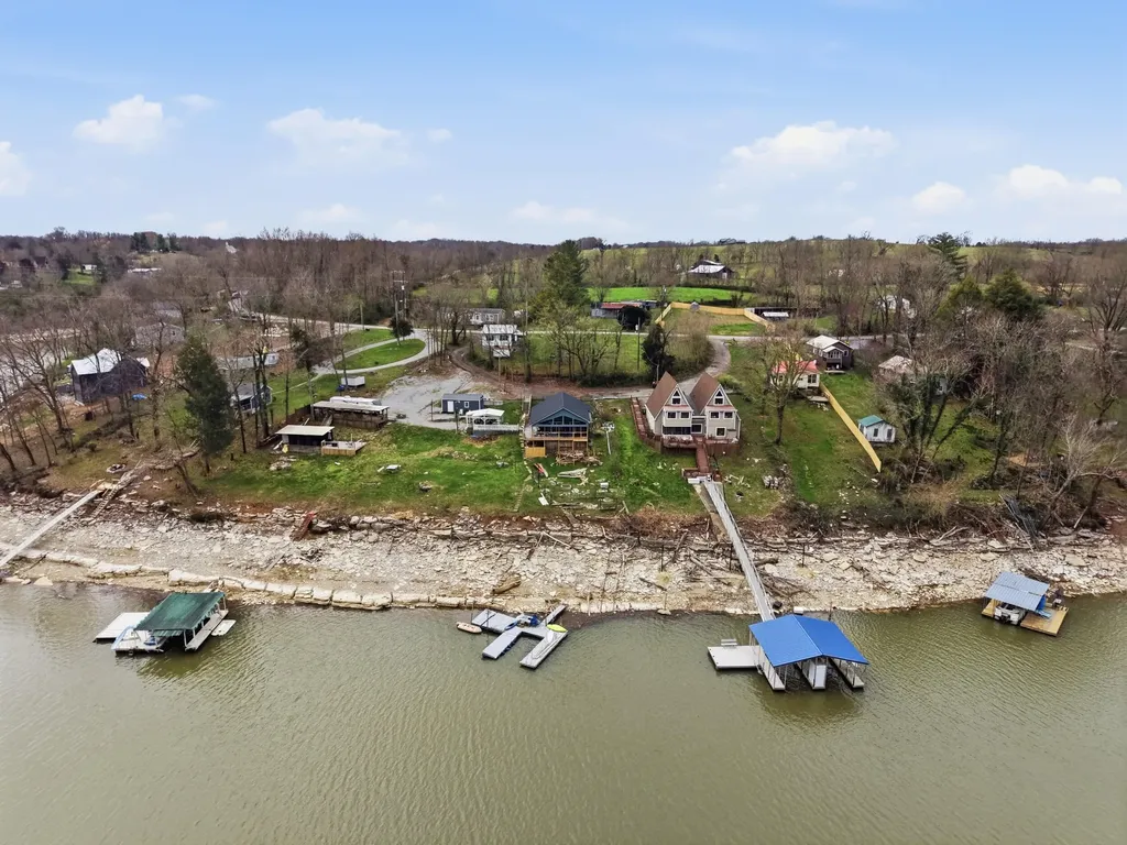1768 Wells Landing Road Danville KY 40422