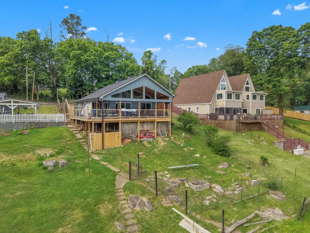 1768 Wells Landing Road Danville KY 40422