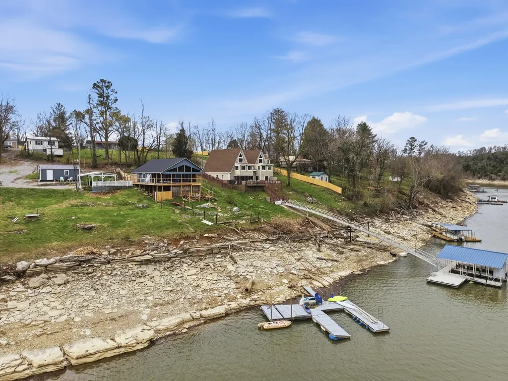 1768 Wells Landing Road Danville KY 40422