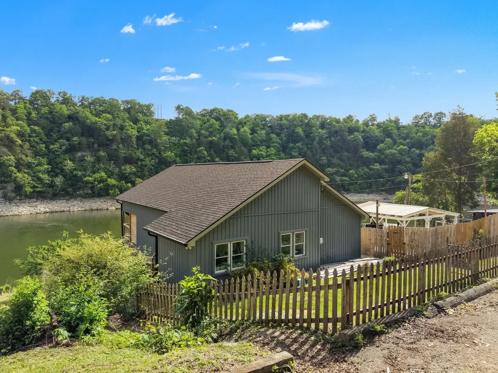 1768 Wells Landing Road Danville KY 40422