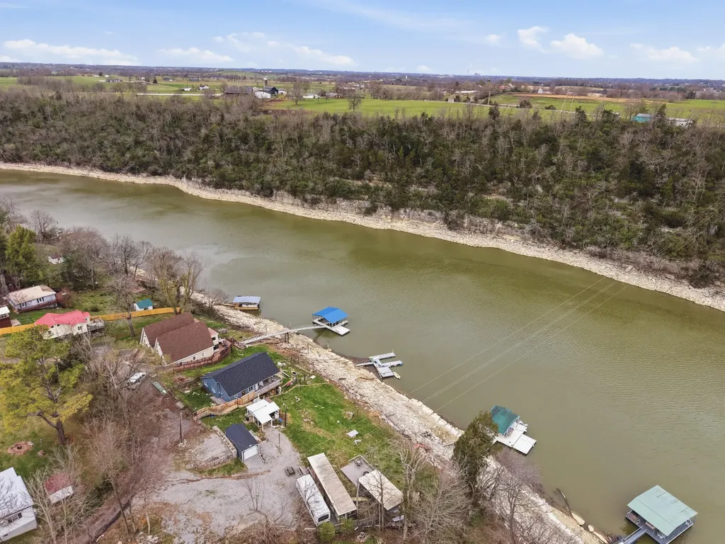 1768 Wells Landing Road Danville KY 40422