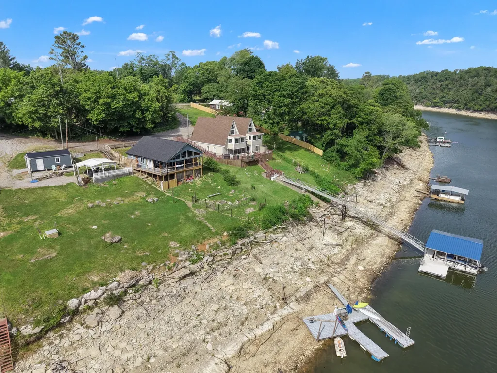 1768 Wells Landing Road Danville KY 40422