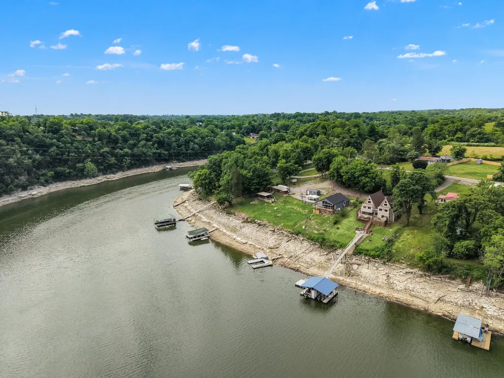 1768 Wells Landing Road Danville KY 40422